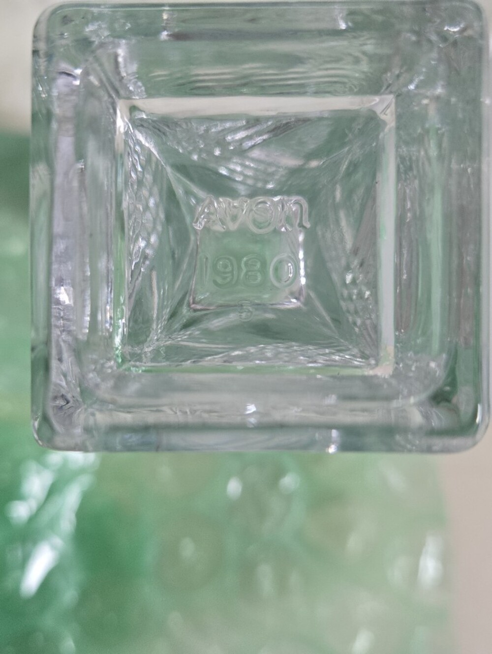 1980 Avon Fostoria 6 in Vase Cut-Pattern Clear Crystal-Effect Vase - Clear Glass - Picture 3 of 4
